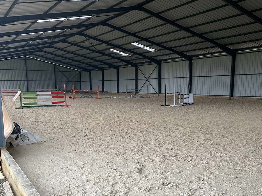 construction métallique dédiée à l'équitation